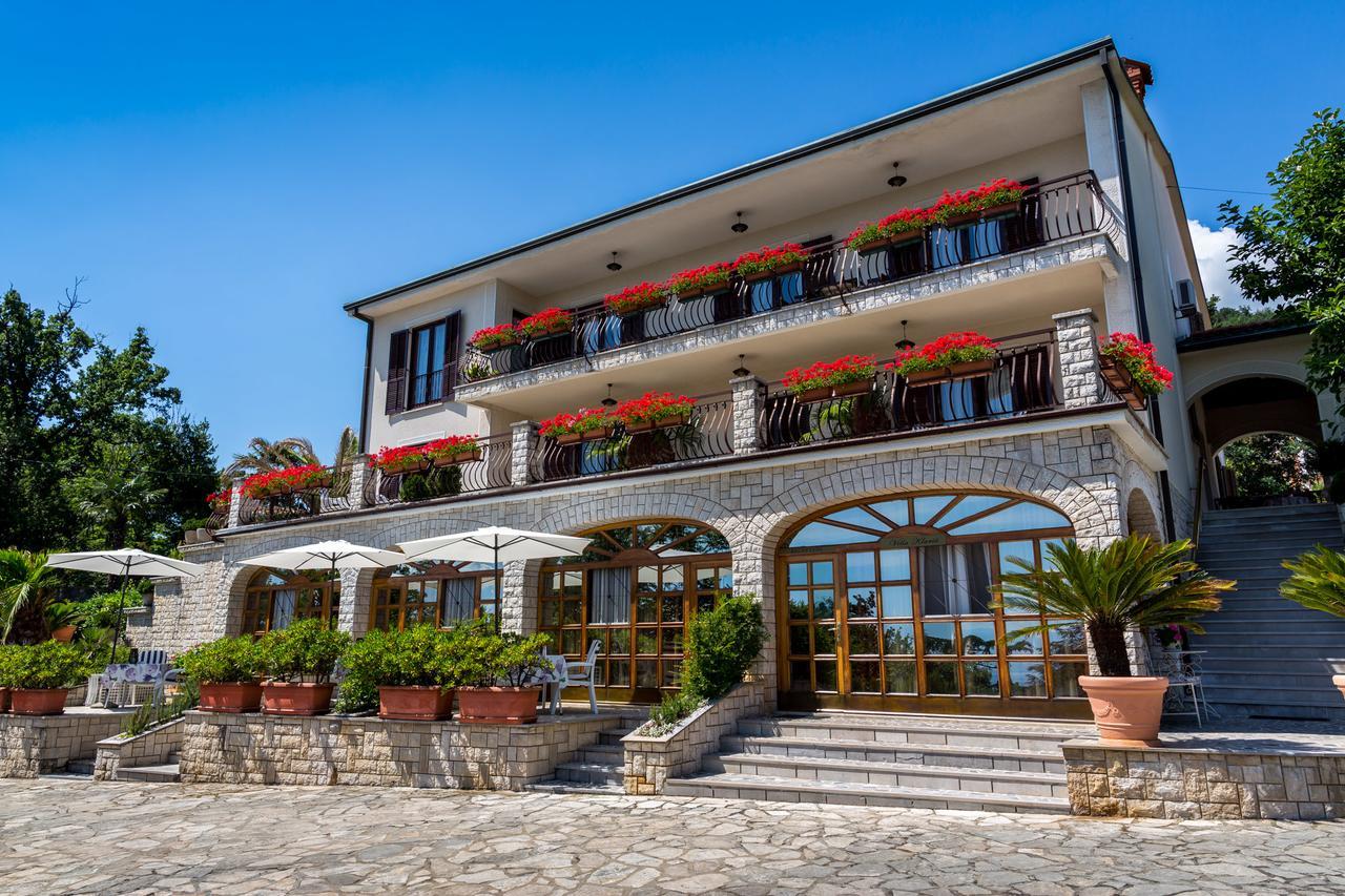 Villa Klaric Ловран Екстериор снимка