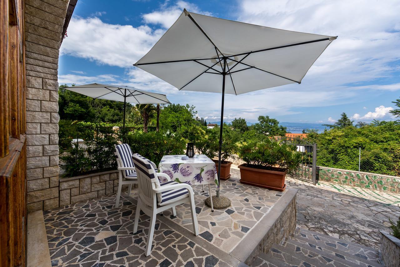 Villa Klaric Ловран Екстериор снимка