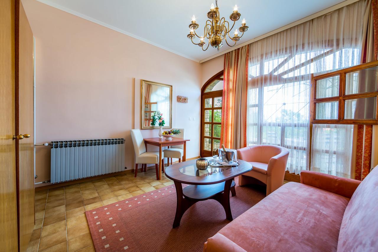 Villa Klaric Ловран Екстериор снимка