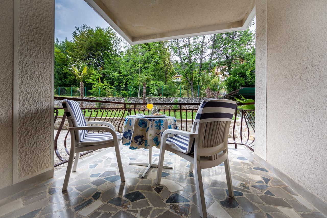 Villa Klaric Ловран Екстериор снимка