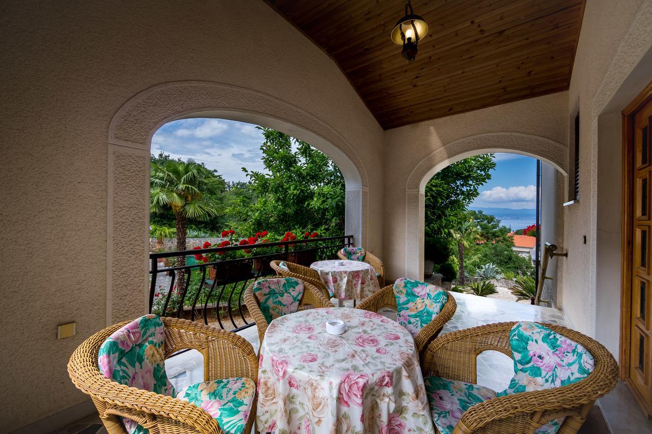 Villa Klaric Ловран Екстериор снимка