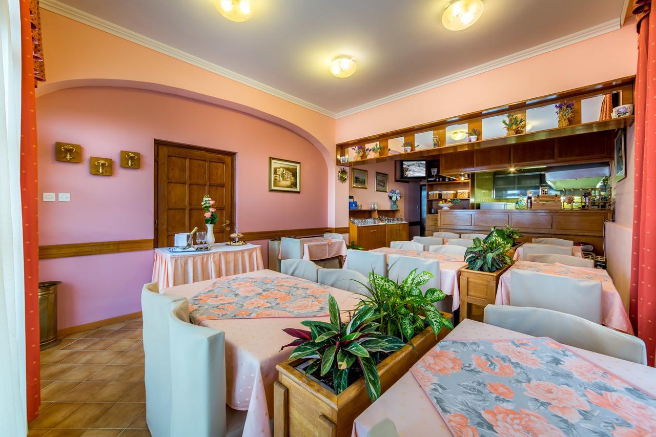 Villa Klaric Ловран Екстериор снимка