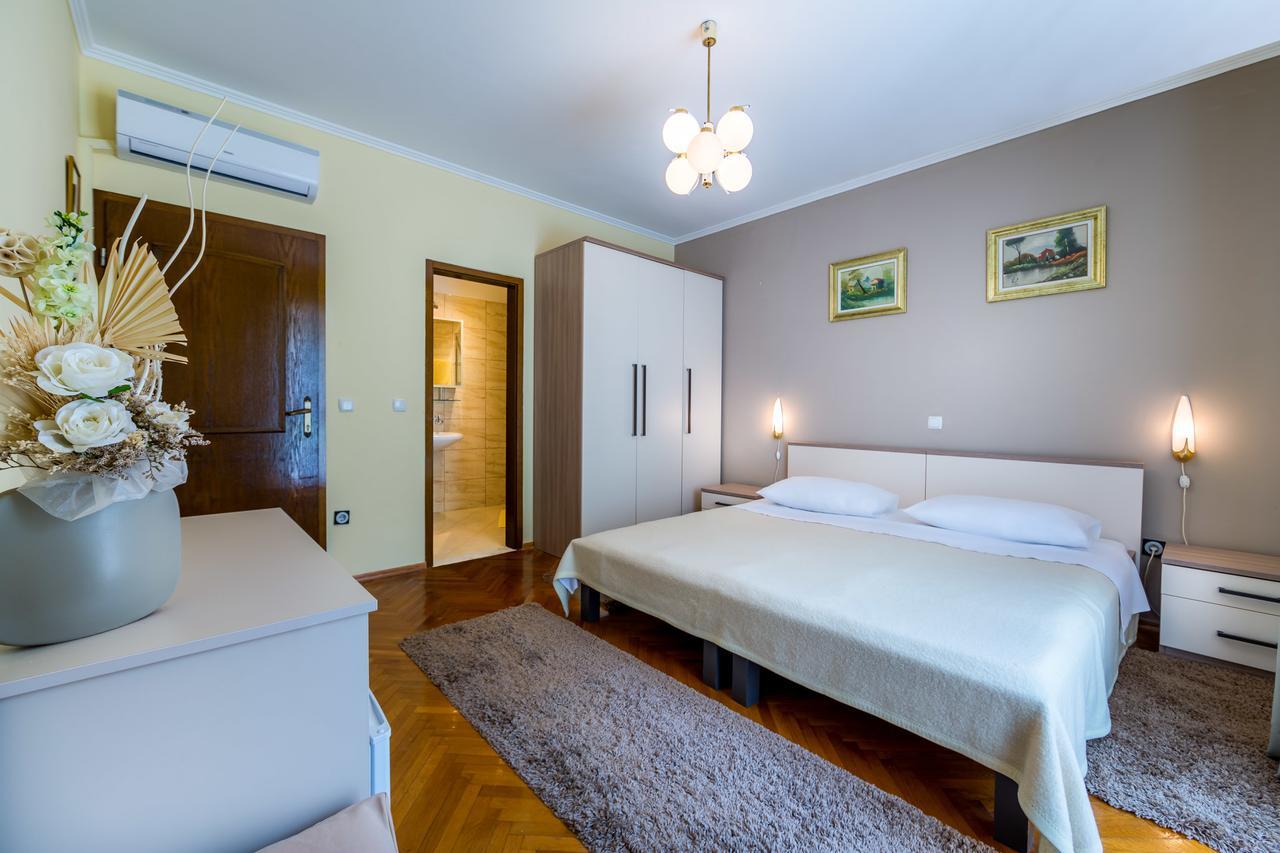 Villa Klaric Ловран Екстериор снимка